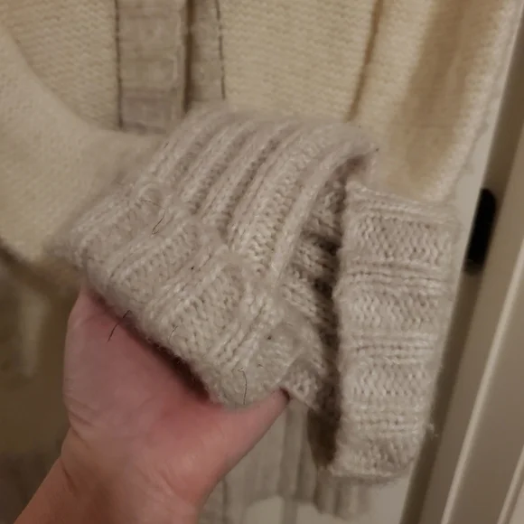 Bella Swan Breaking Dawn ALT Color Billabong Dharma Cardigan - Picture 13 of 15